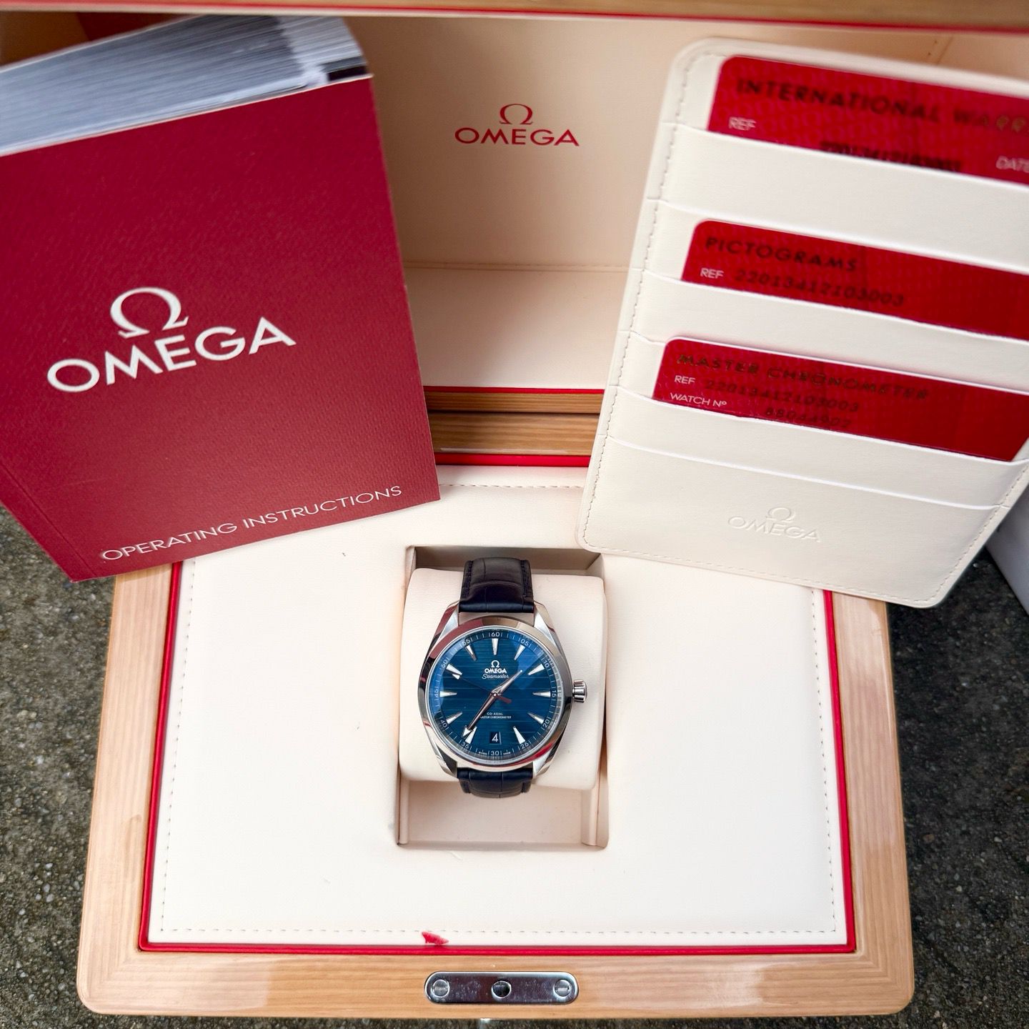 Omega Seamaster Aqua Terra 220.13.41.21.03.003 Box & Papers