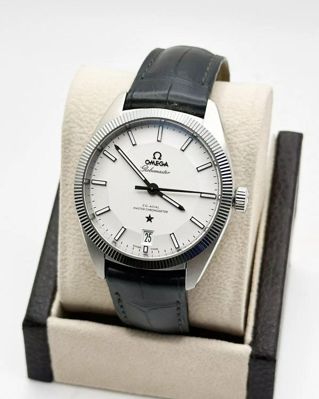 Omega 130.33.39.21.02.001