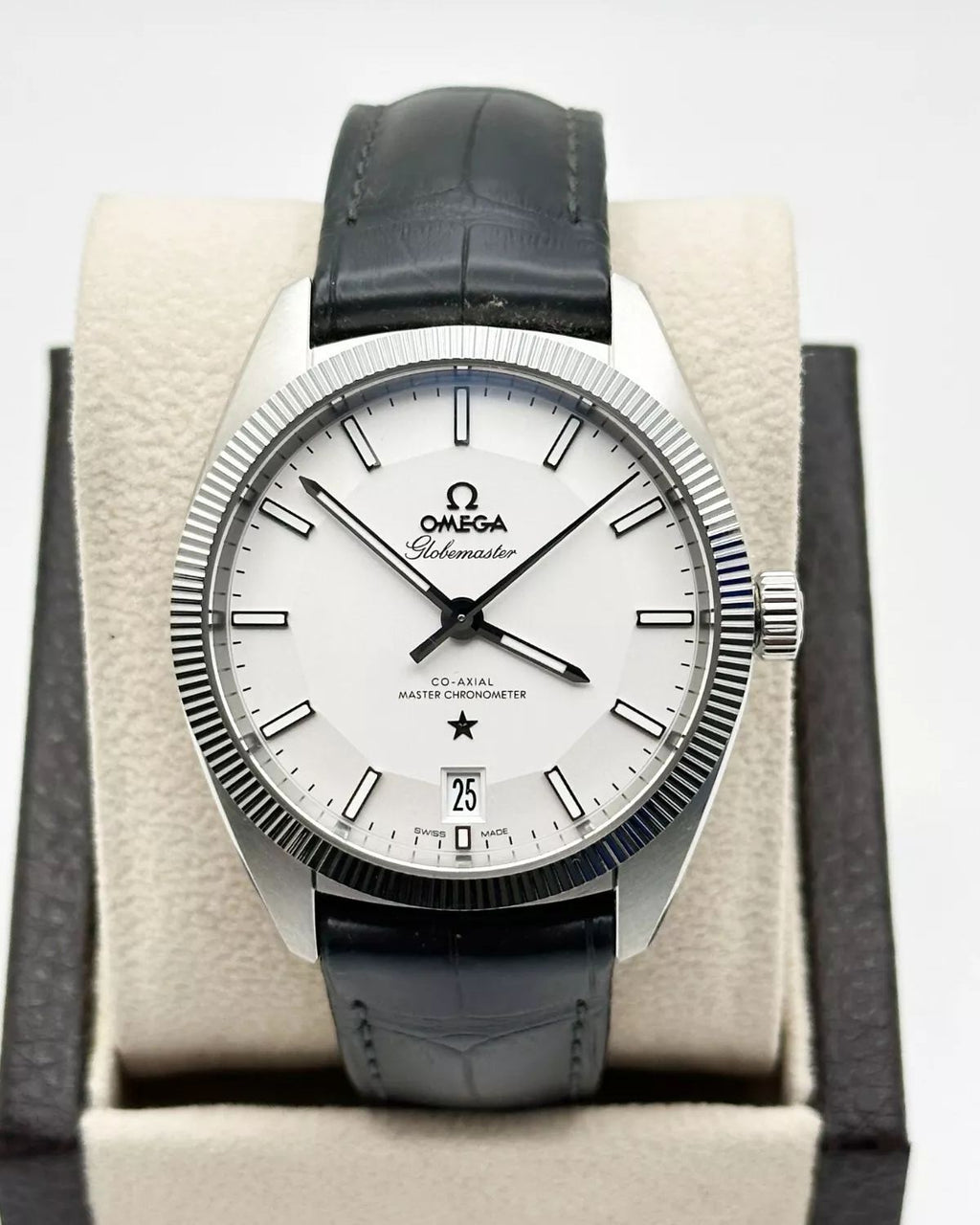 Omega 130.33.39.21.02.001
