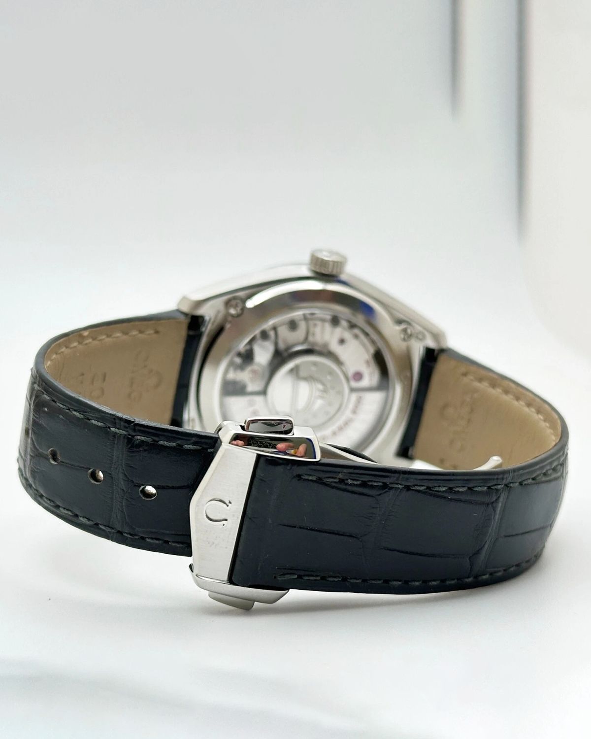 Omega 130.33.39.21.02.001