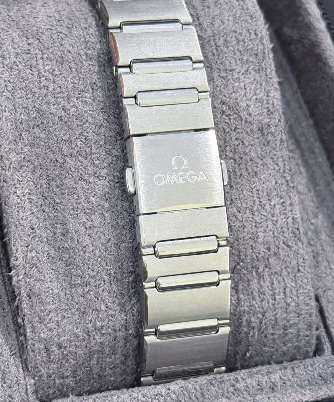 Omega 131.15.29.20.53.001