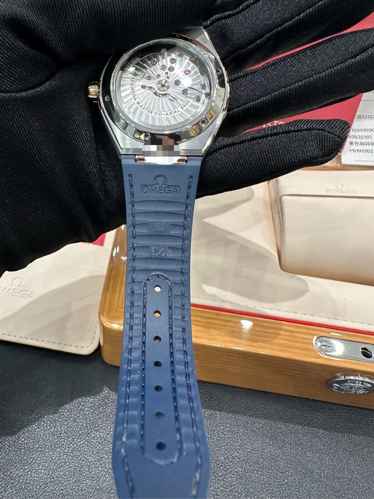 Omega 131.23.41.21.03.001