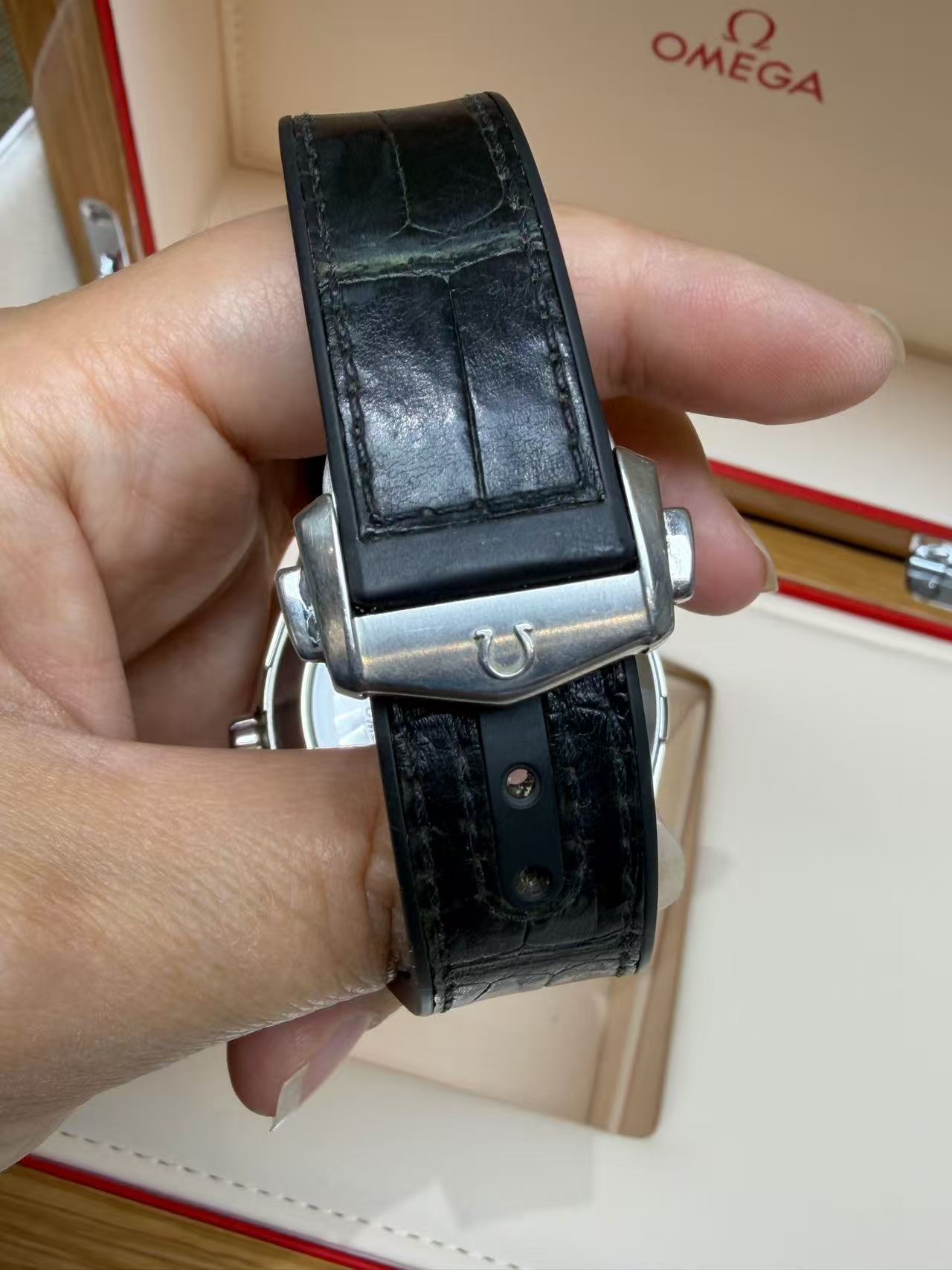 Omega 131.33.41.21.01.001