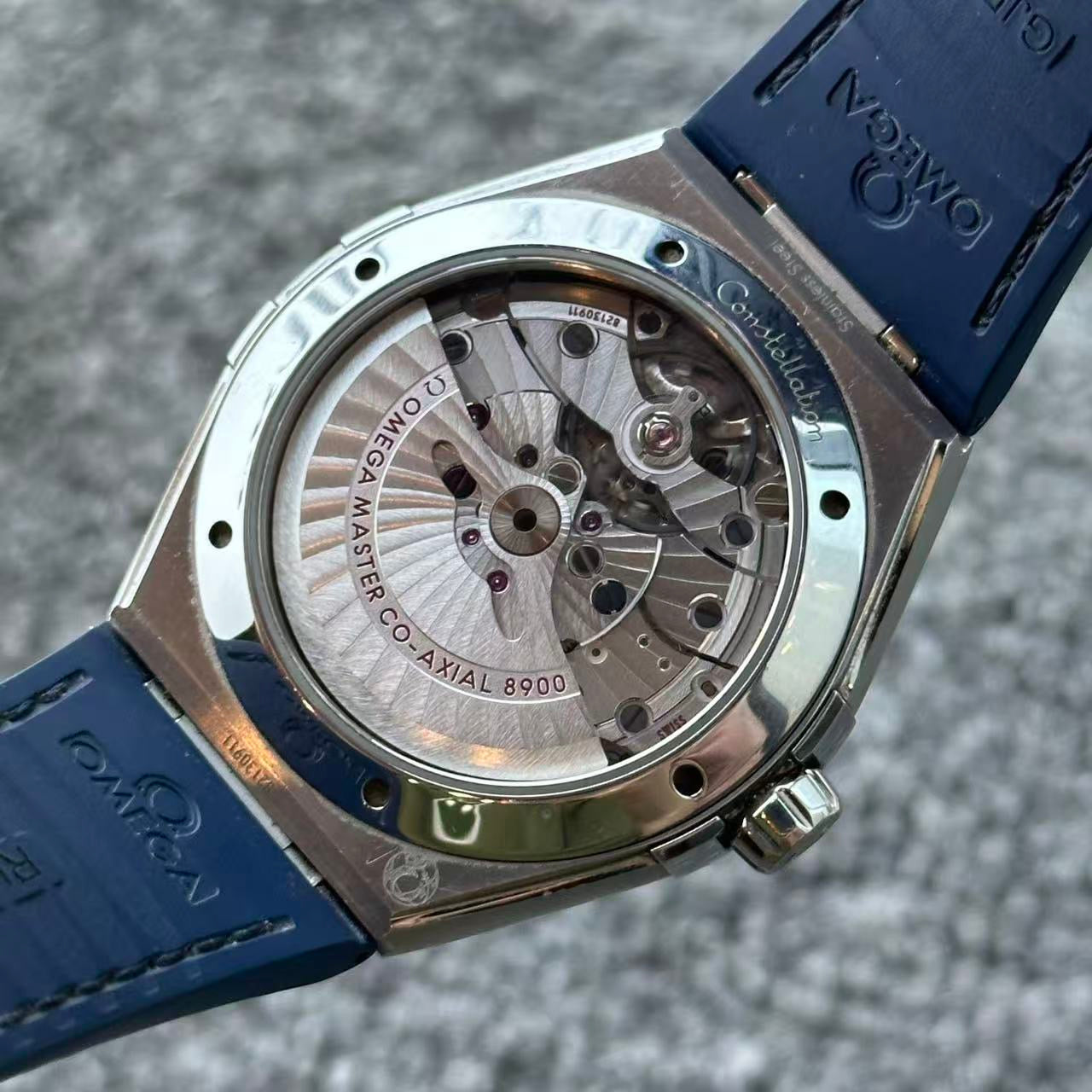 Omega 131.33.41.21.03.001