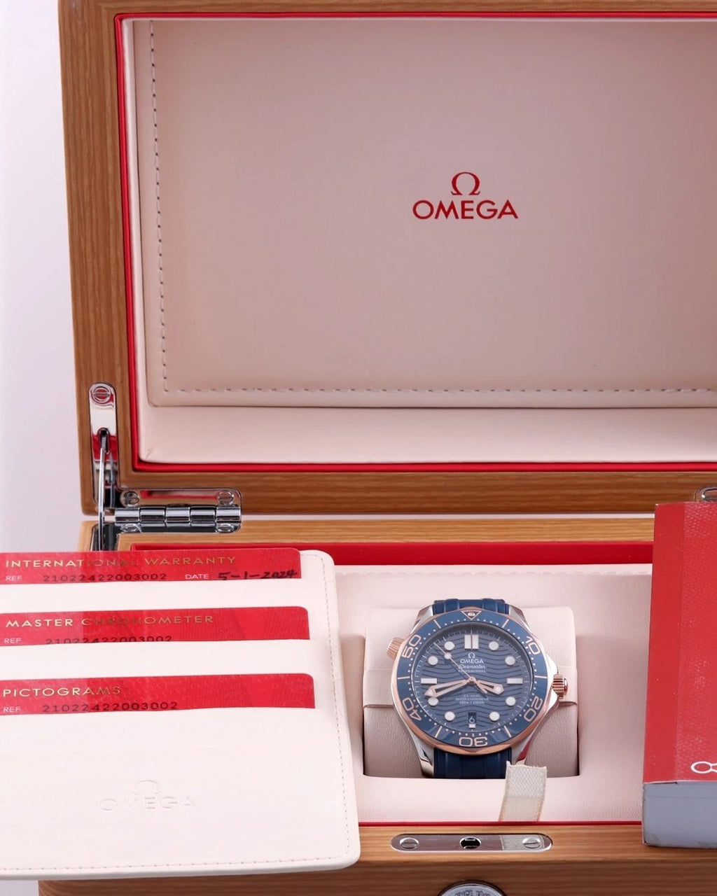 Omega 210.22.42.20.03.002