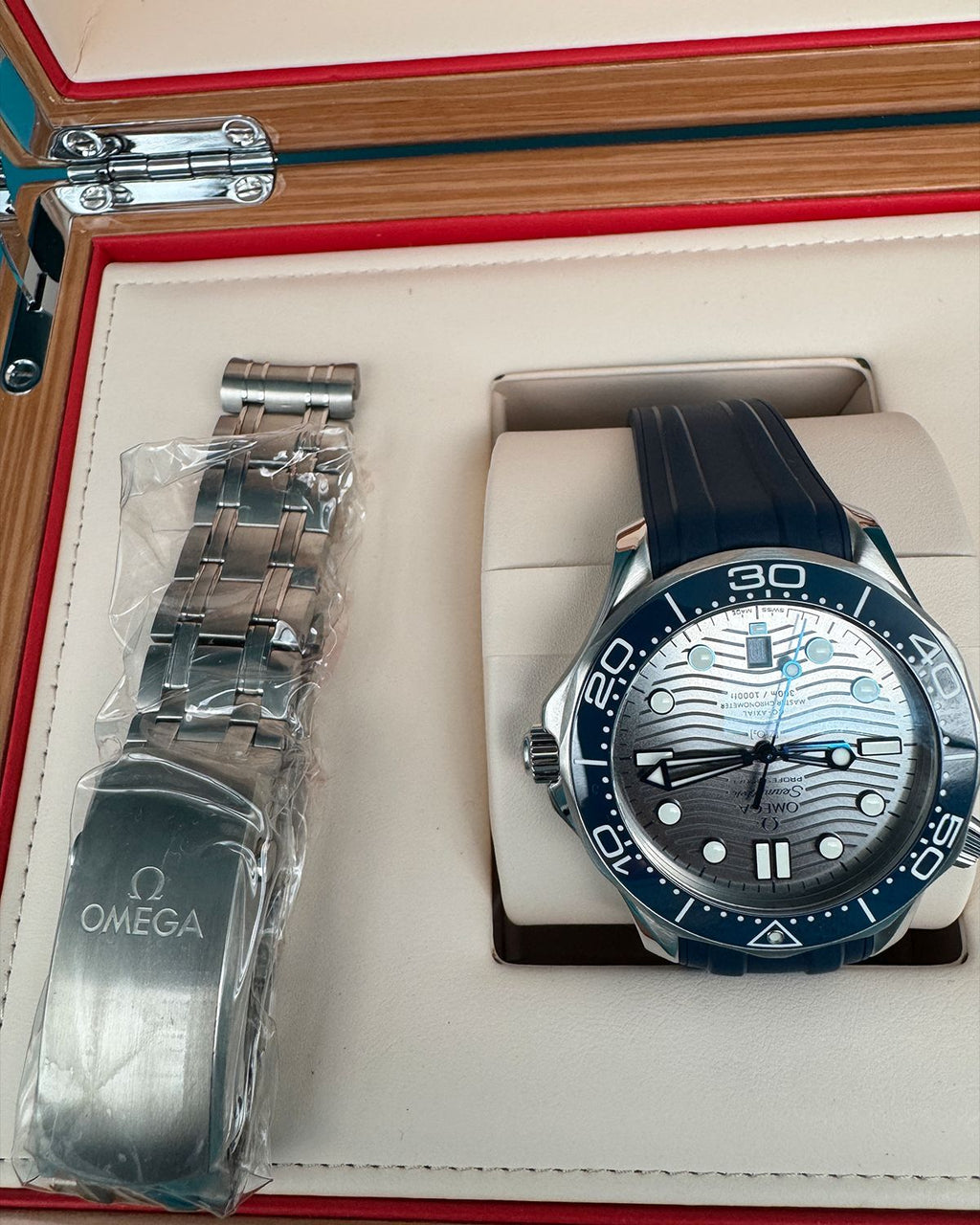 Omega 210.30.42.20.006.001
