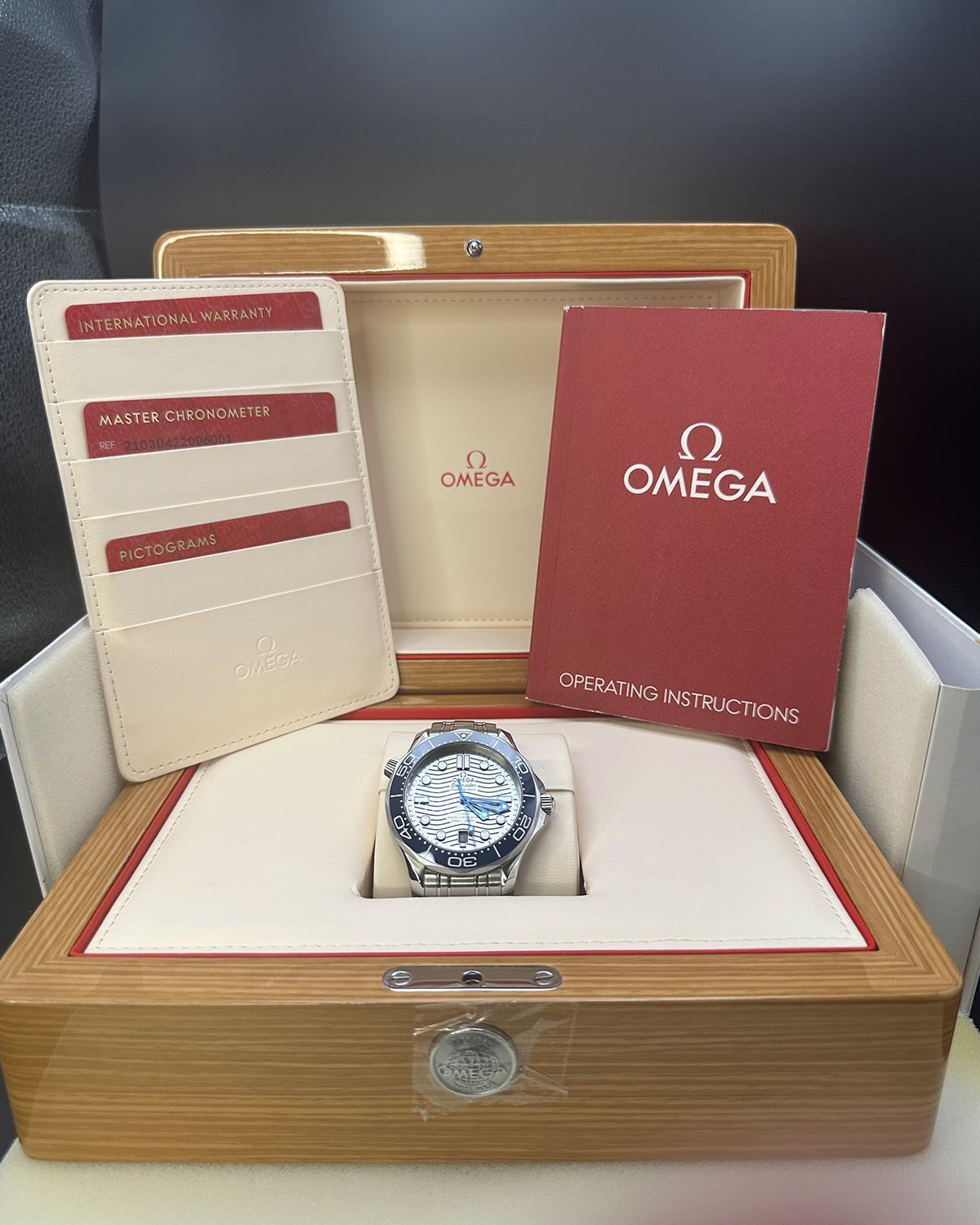 Omega 210.30.42.20.006.001
