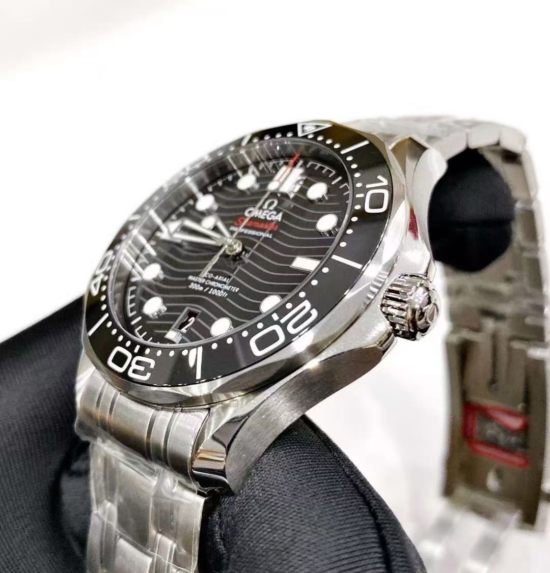 Omega 210.30.42.20.01.001