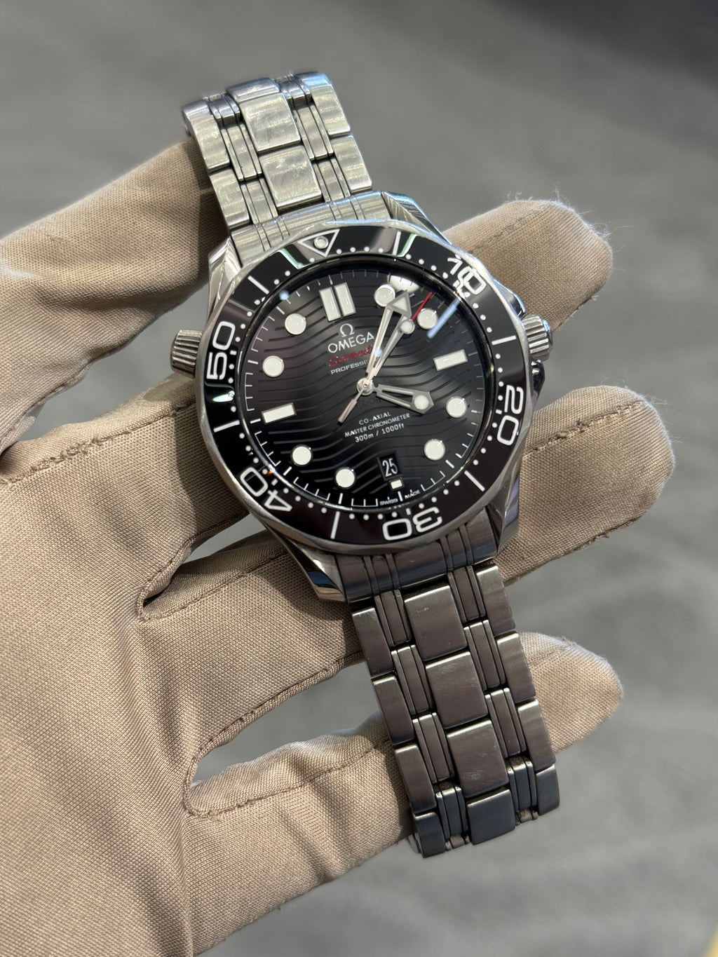 Omega 210.30.42.20.01.001