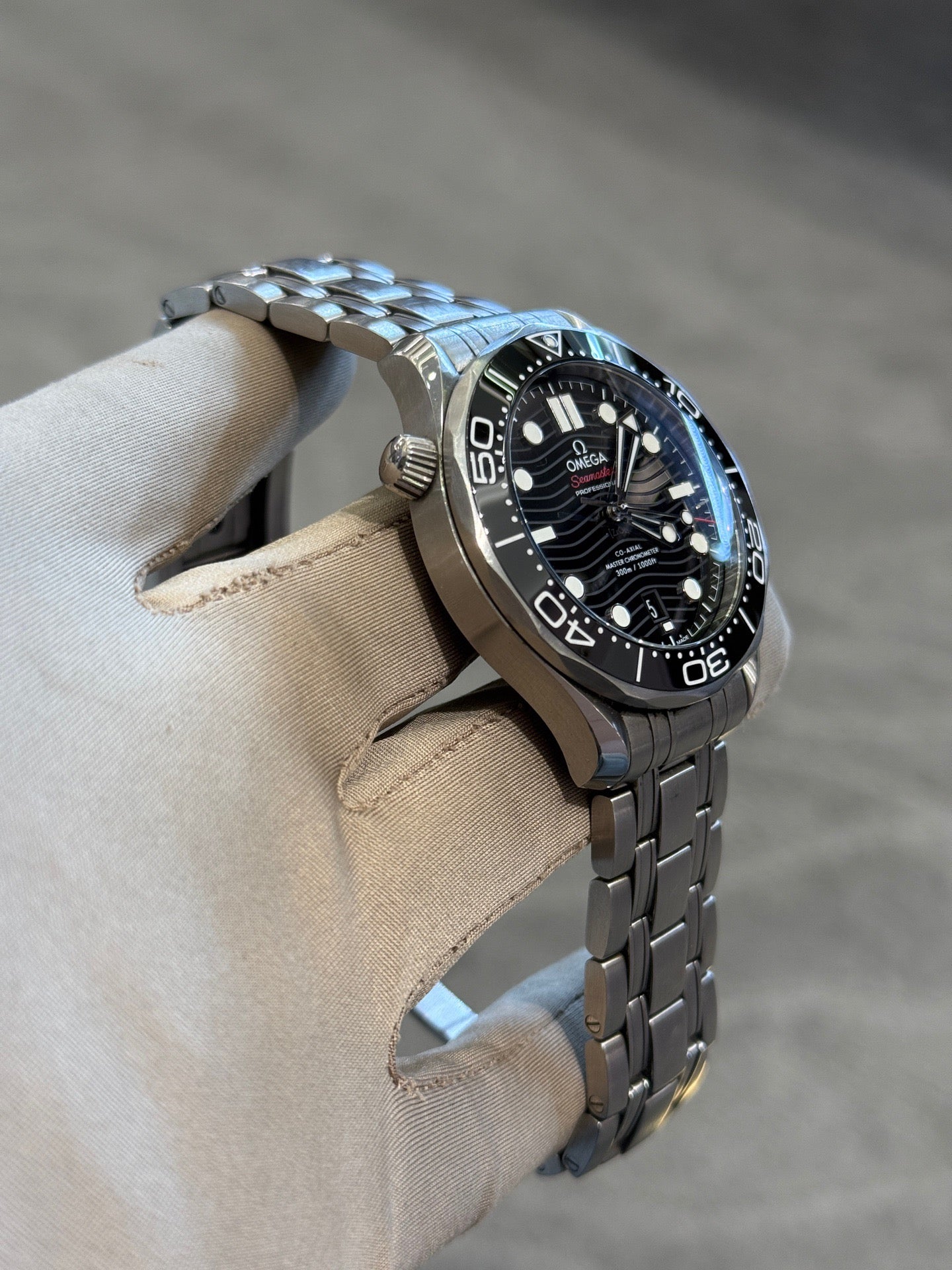 Omega 210.30.42.20.01.001