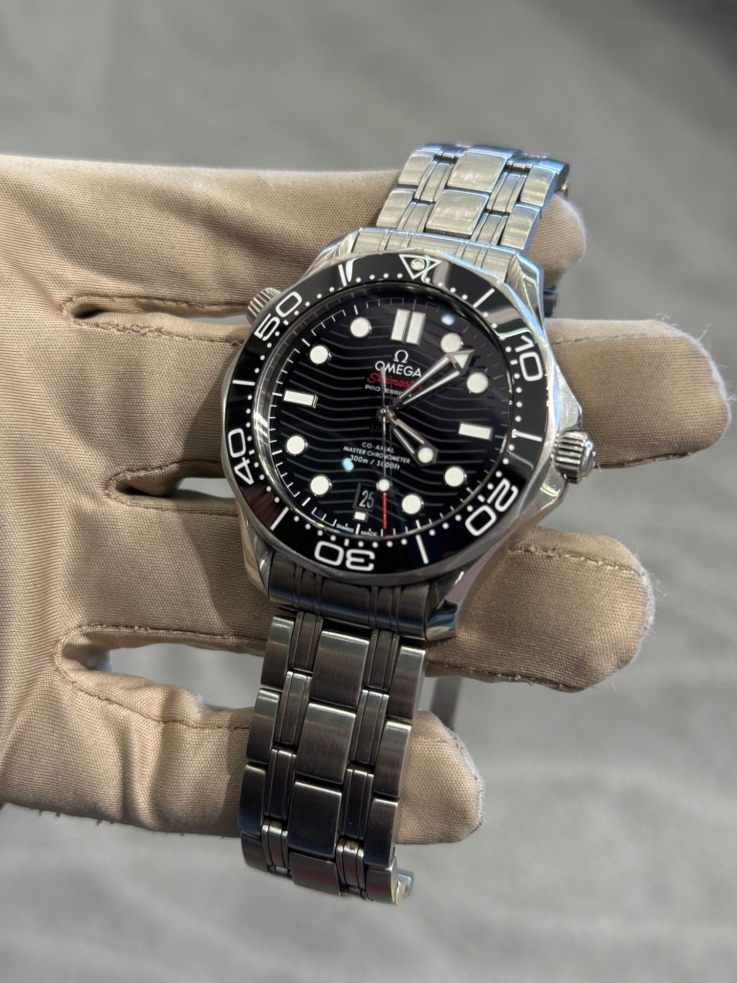 Omega 210.30.42.20.01.001