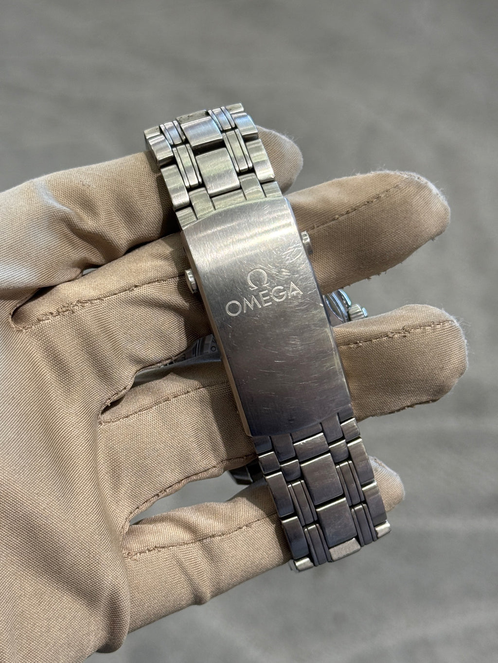 Omega 210.30.42.20.01.001