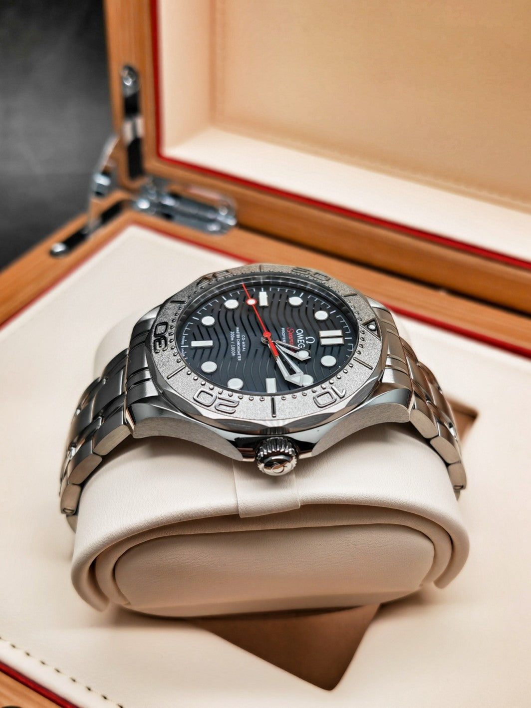 Omega 210.30.42.20.01.002