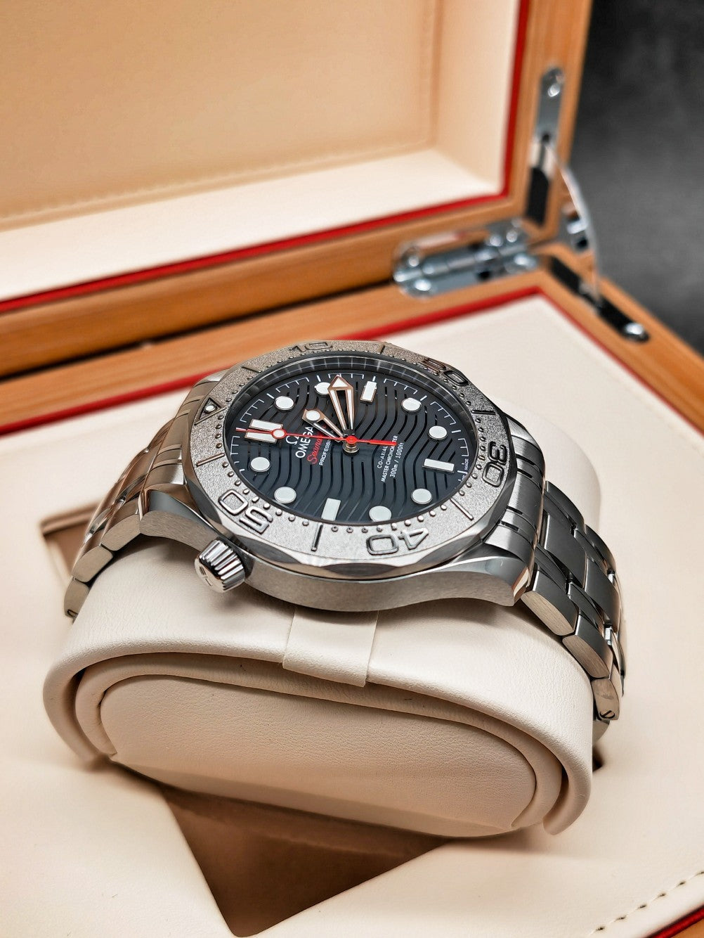 Omega 210.30.42.20.01.002