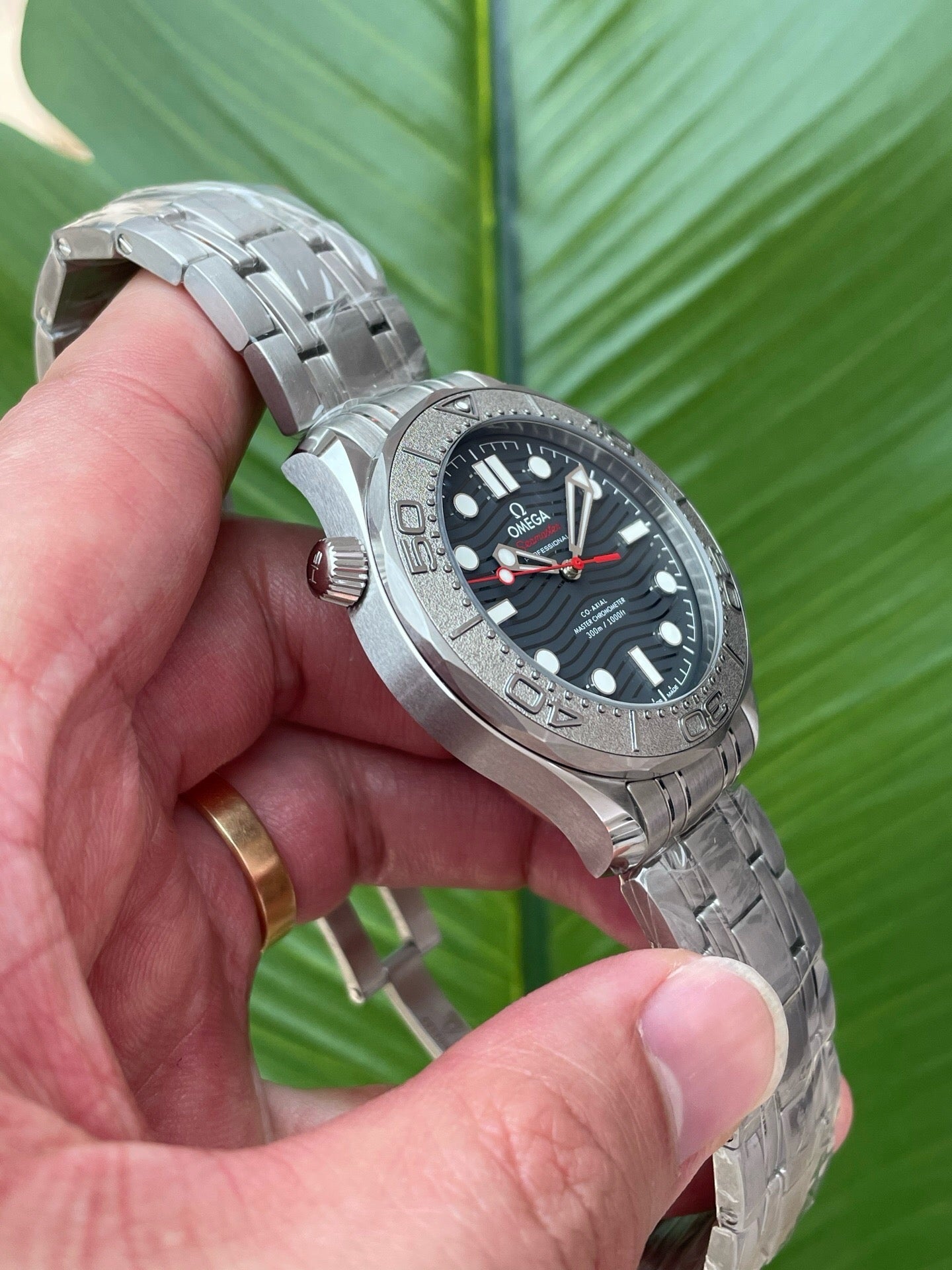 Omega 210.30.42.20.01.002