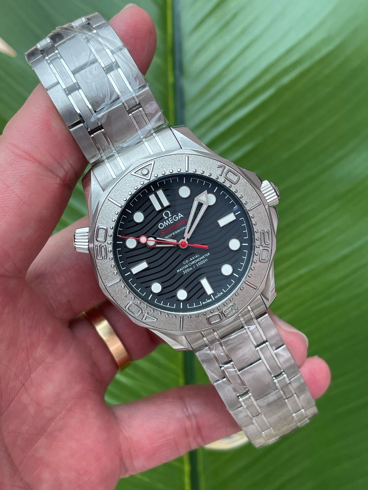 Omega 210.30.42.20.01.002