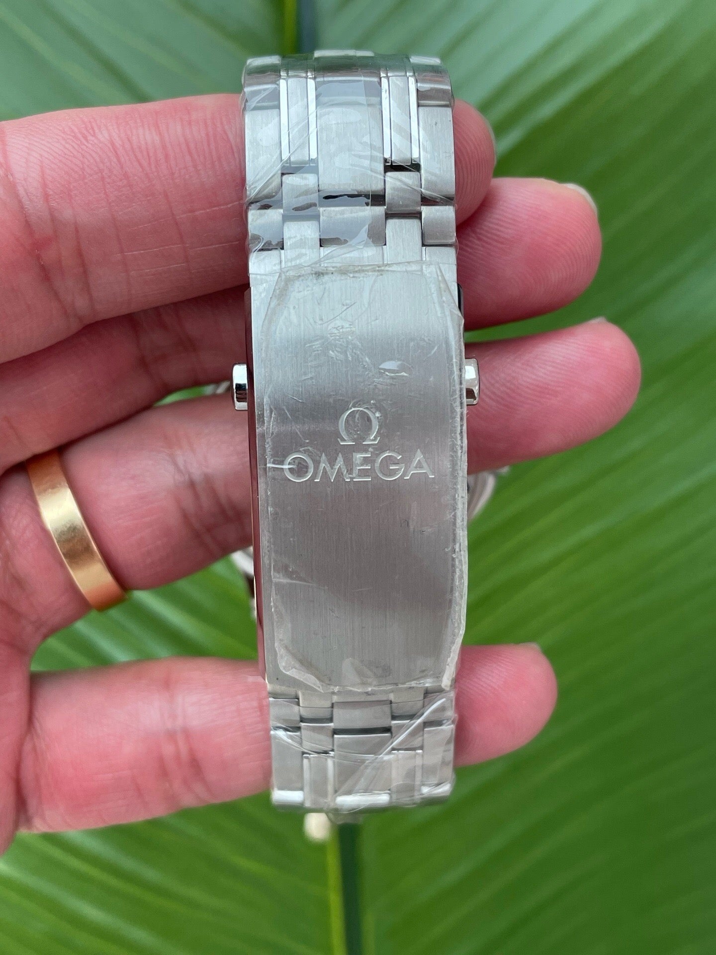 Omega 210.30.42.20.01.002