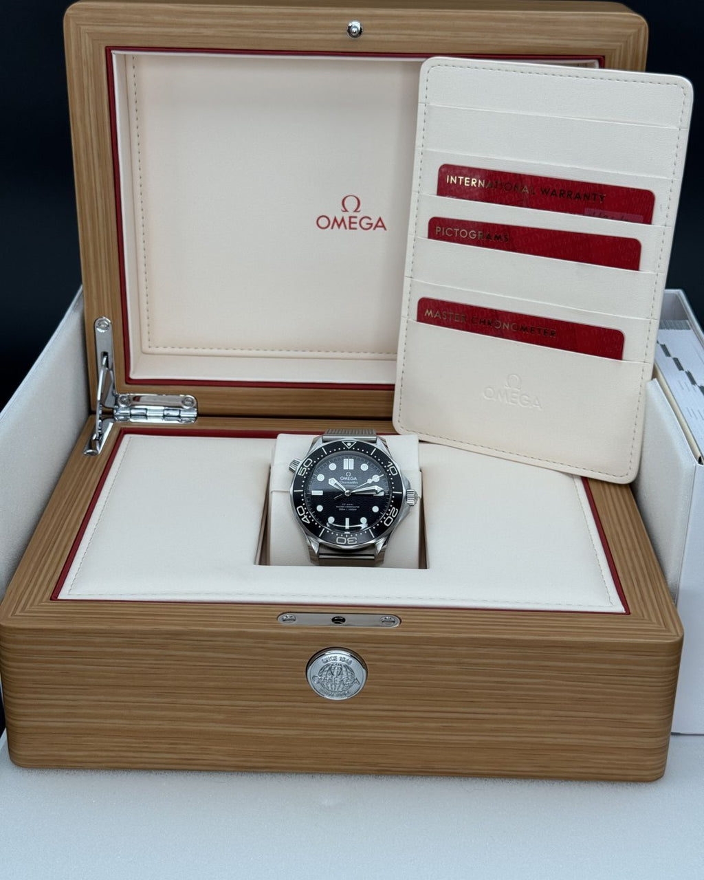 Omega 210.30.42.20.01.010