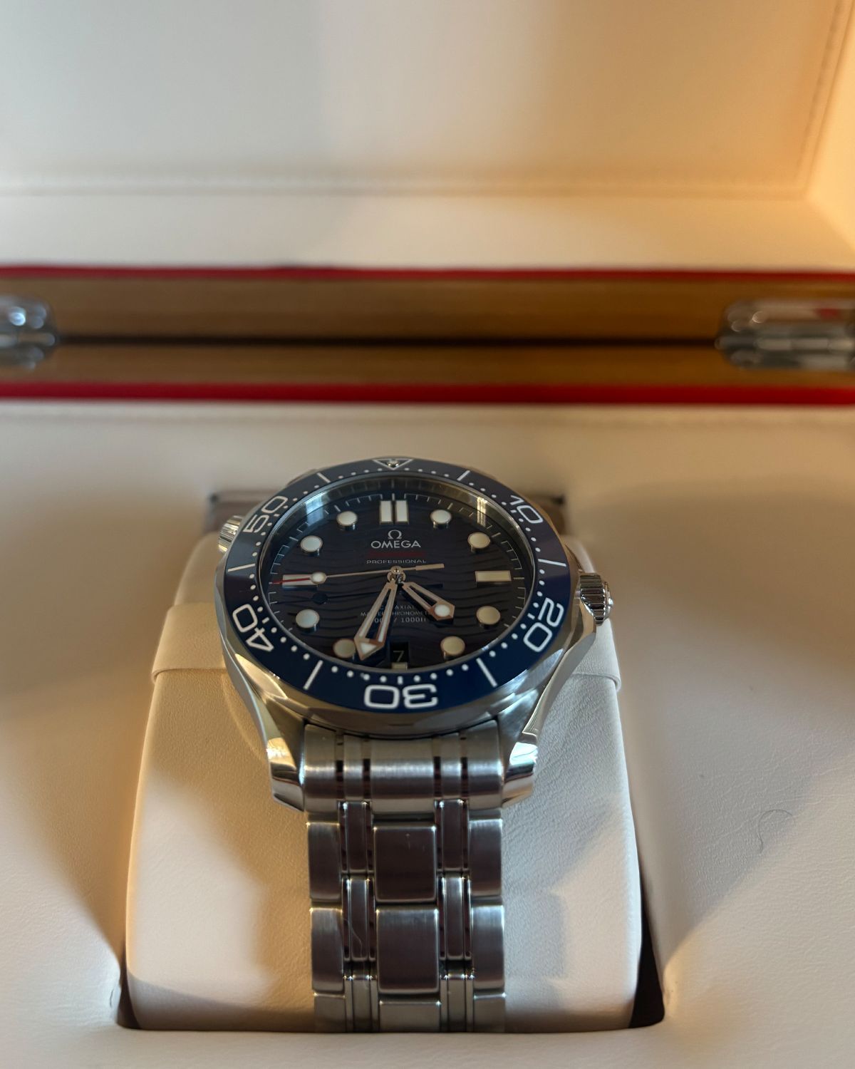 Omega 210.30.42.20.03.001