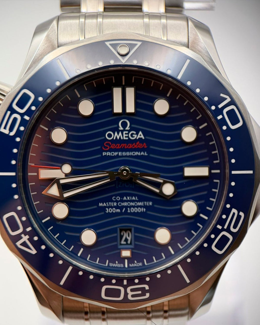Omega 210.30.42.20.03.001