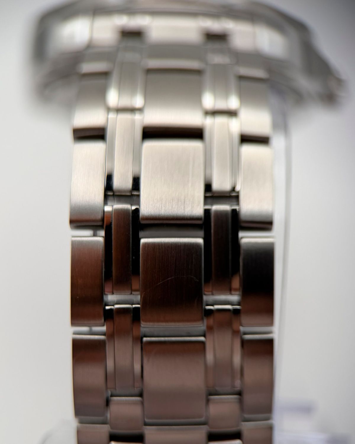 Omega 210.30.42.20.03.001