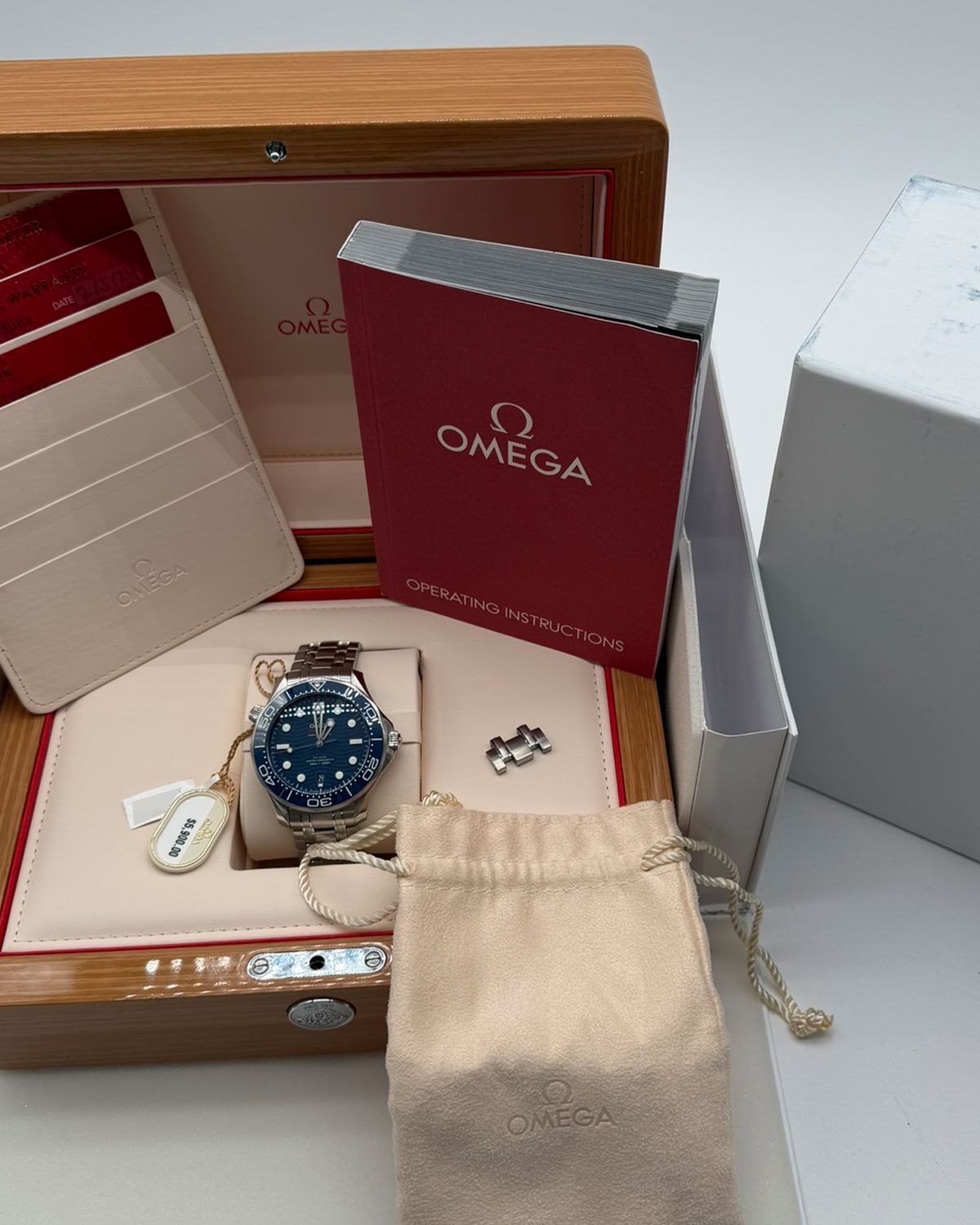 Omega 210.30.42.20.03.001