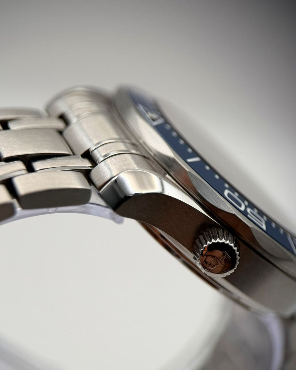 Omega 210.30.42.20.03.001