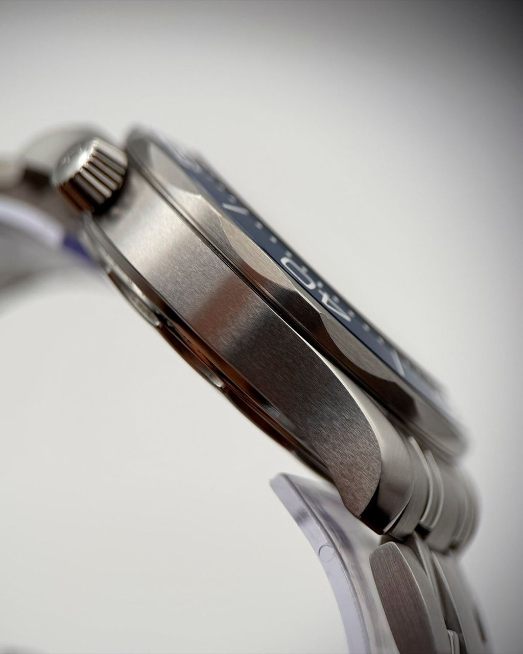 Omega 210.30.42.20.03.001