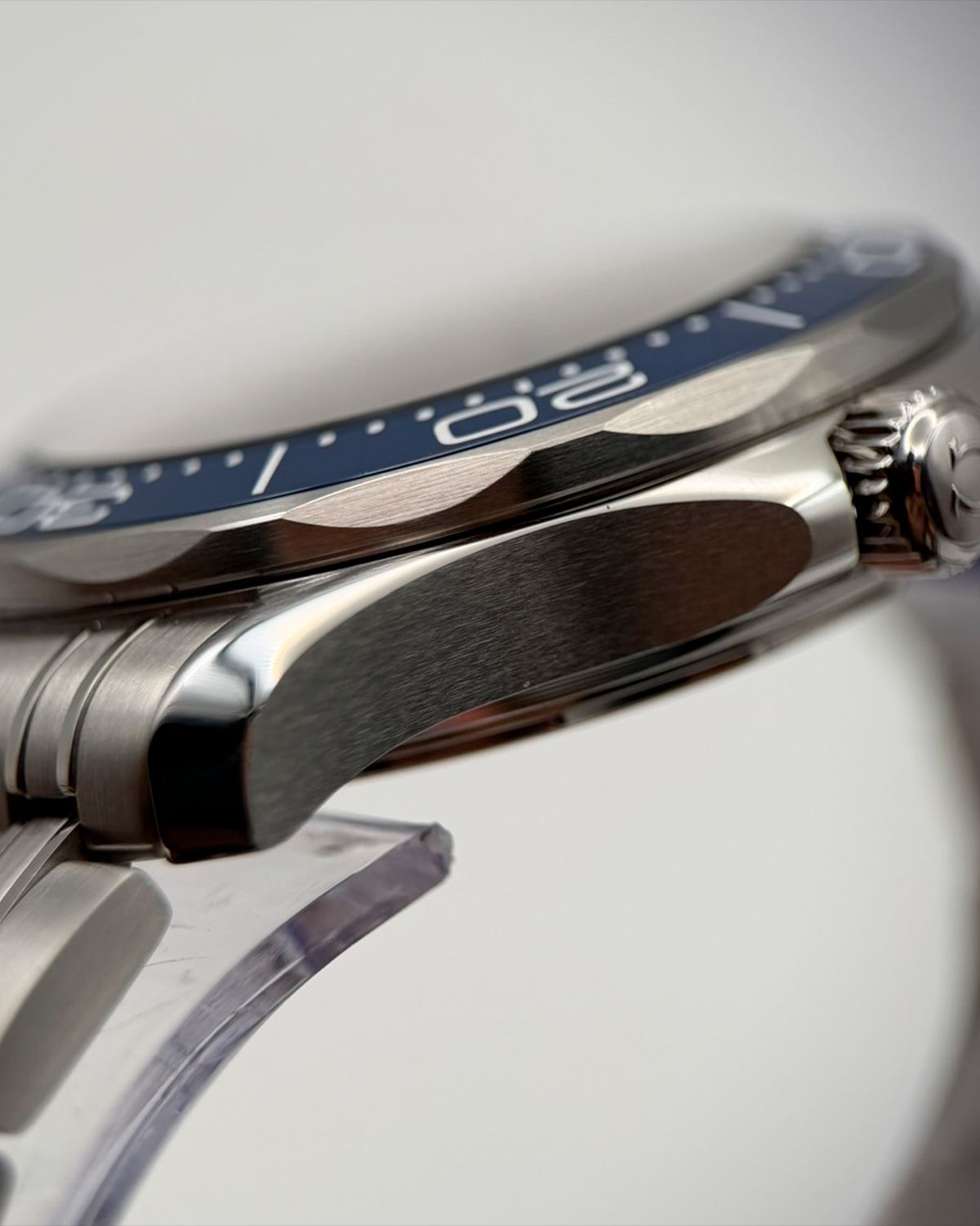 Omega 210.30.42.20.03.001