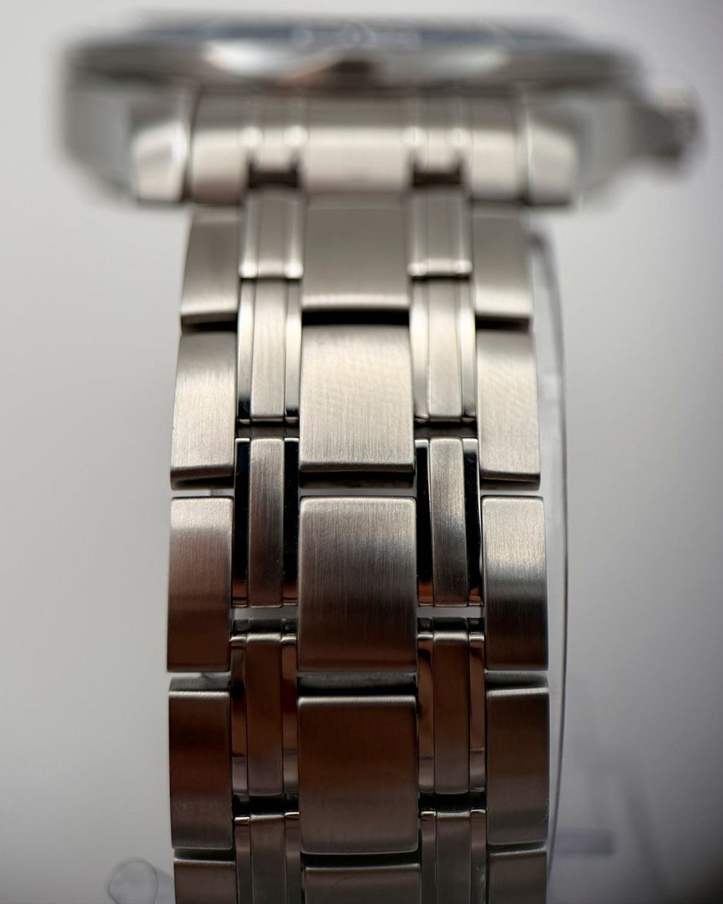 Omega 210.30.42.20.03.001