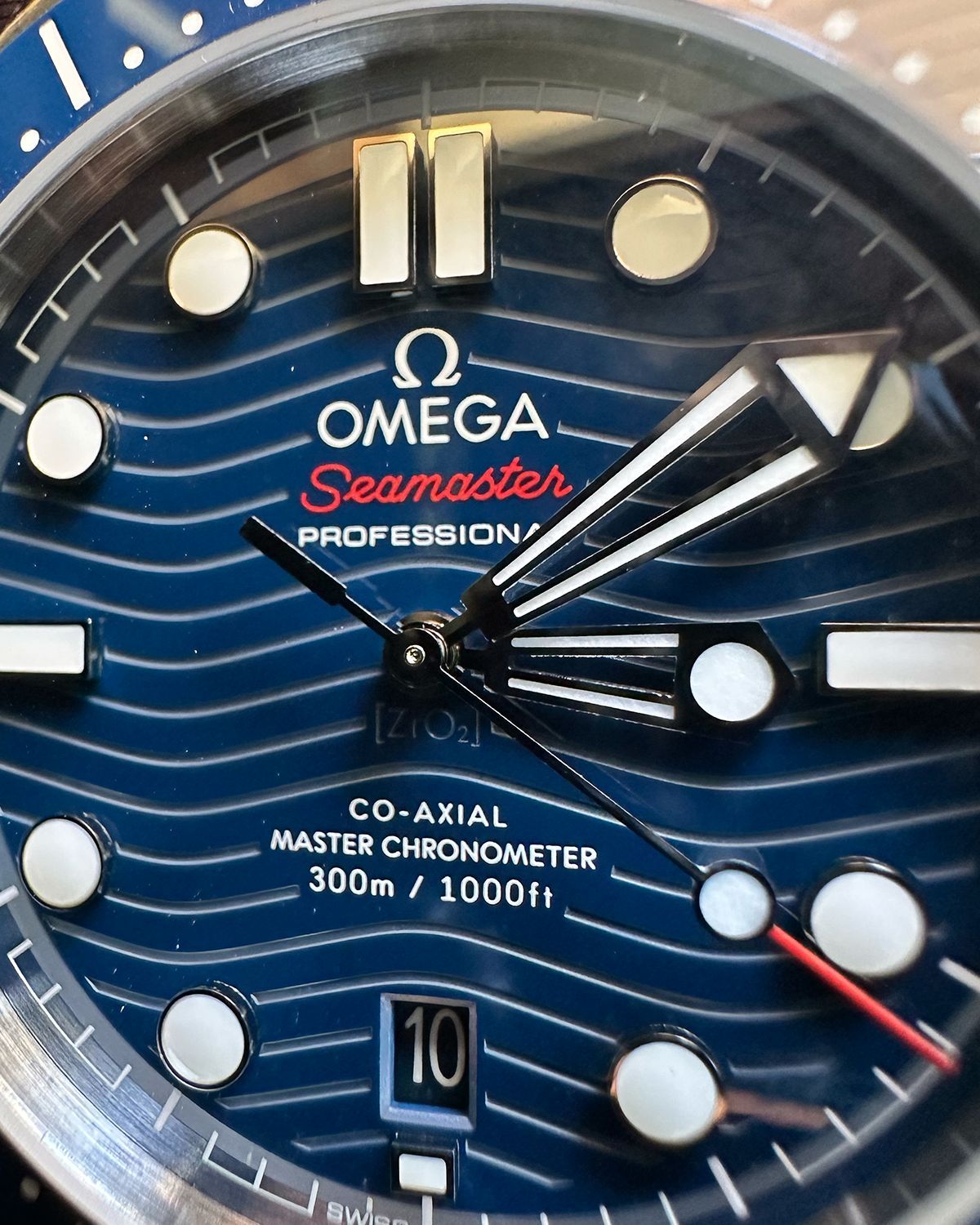 Omega 210.30.42.20.03.001