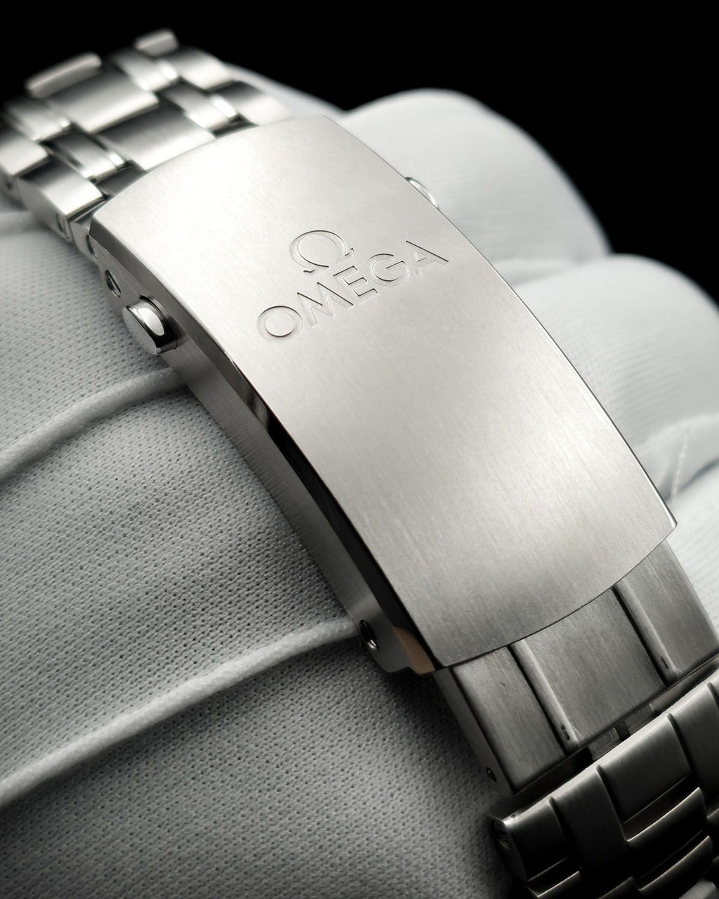 Omega 210.30.42.20.03.001