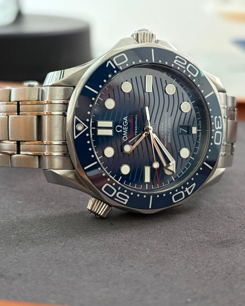 Omega 210.30.42.20.03.001