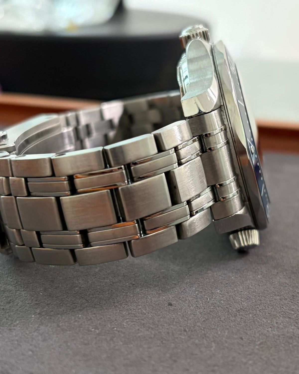 Omega 210.30.42.20.03.001