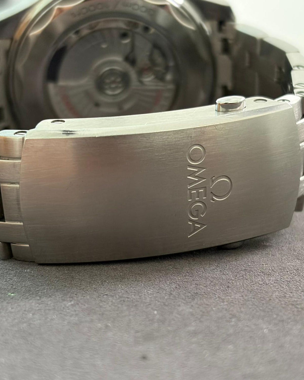 Omega 210.30.42.20.03.001