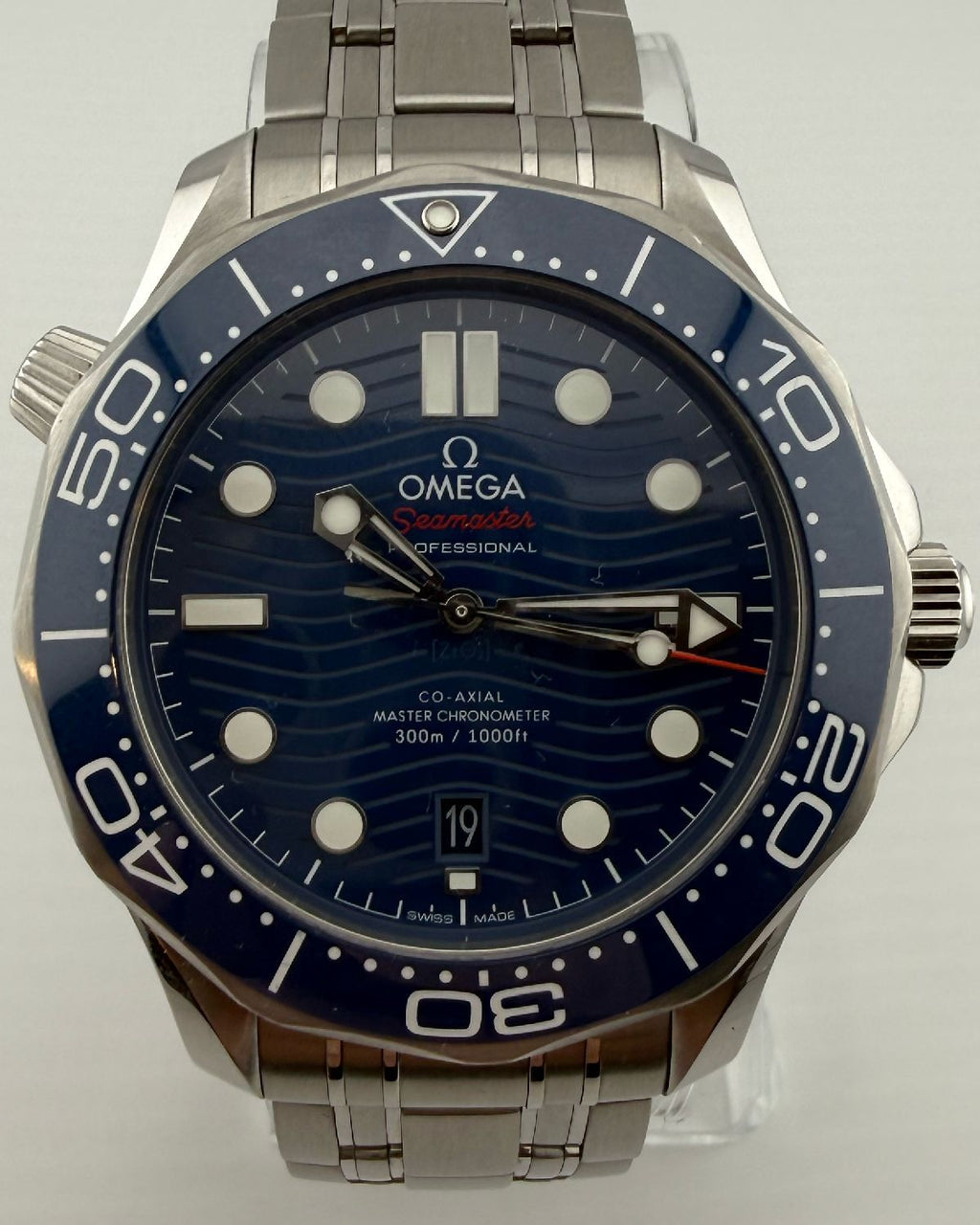 Omega 210.30.42.20.03.001
