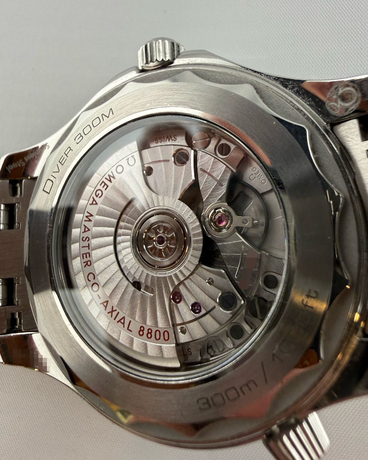 Omega 210.30.42.20.03.001