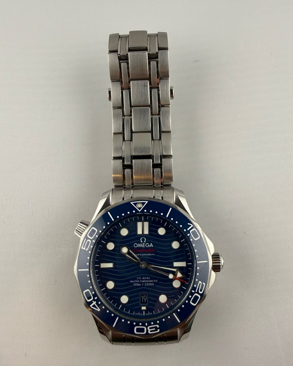 Omega 210.30.42.20.03.001