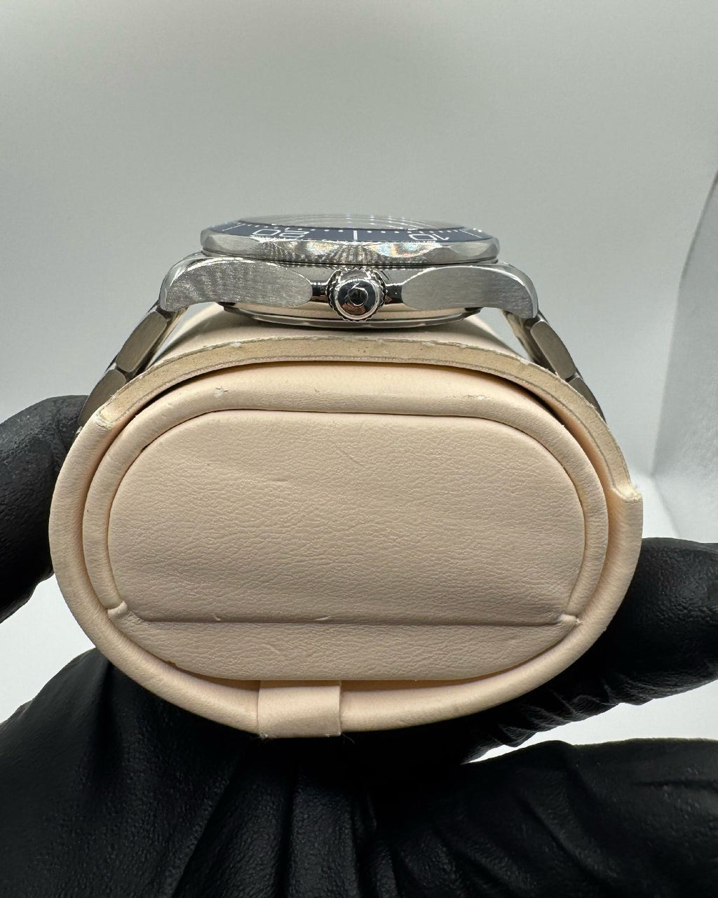 Omega 210.30.42.20.03.001
