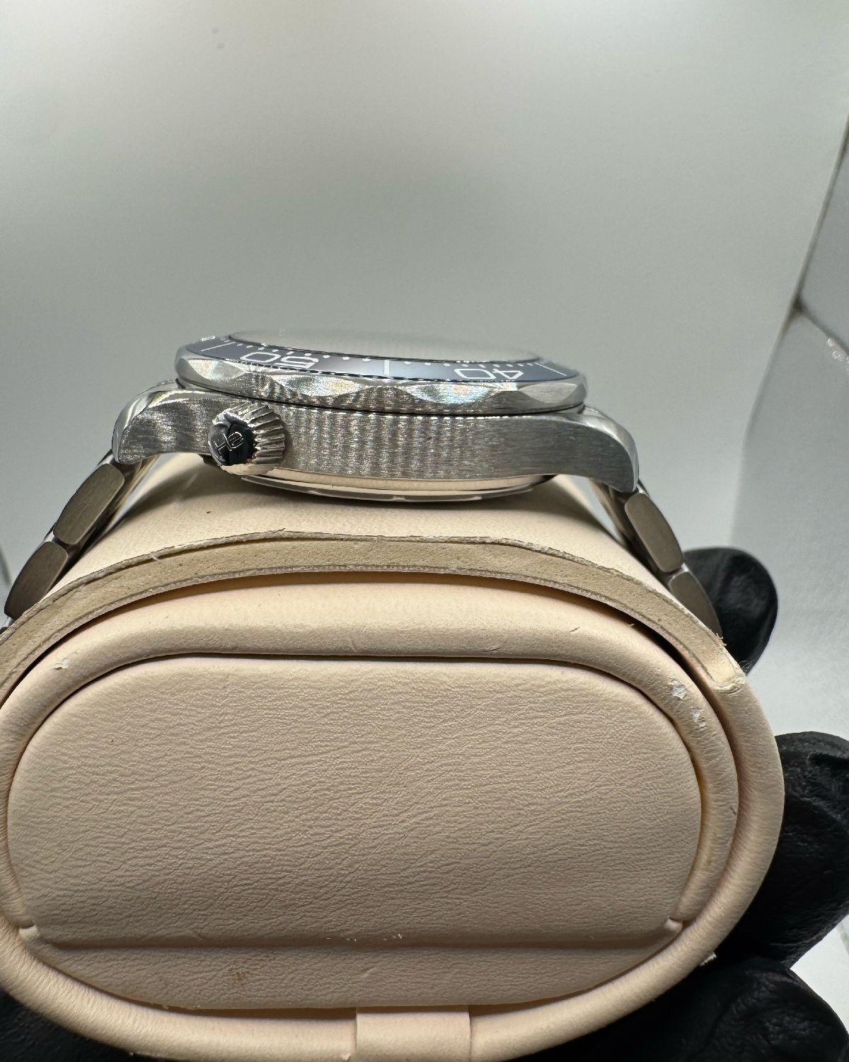Omega 210.30.42.20.03.001
