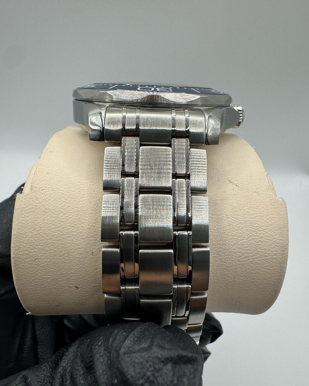 Omega 210.30.42.20.03.001