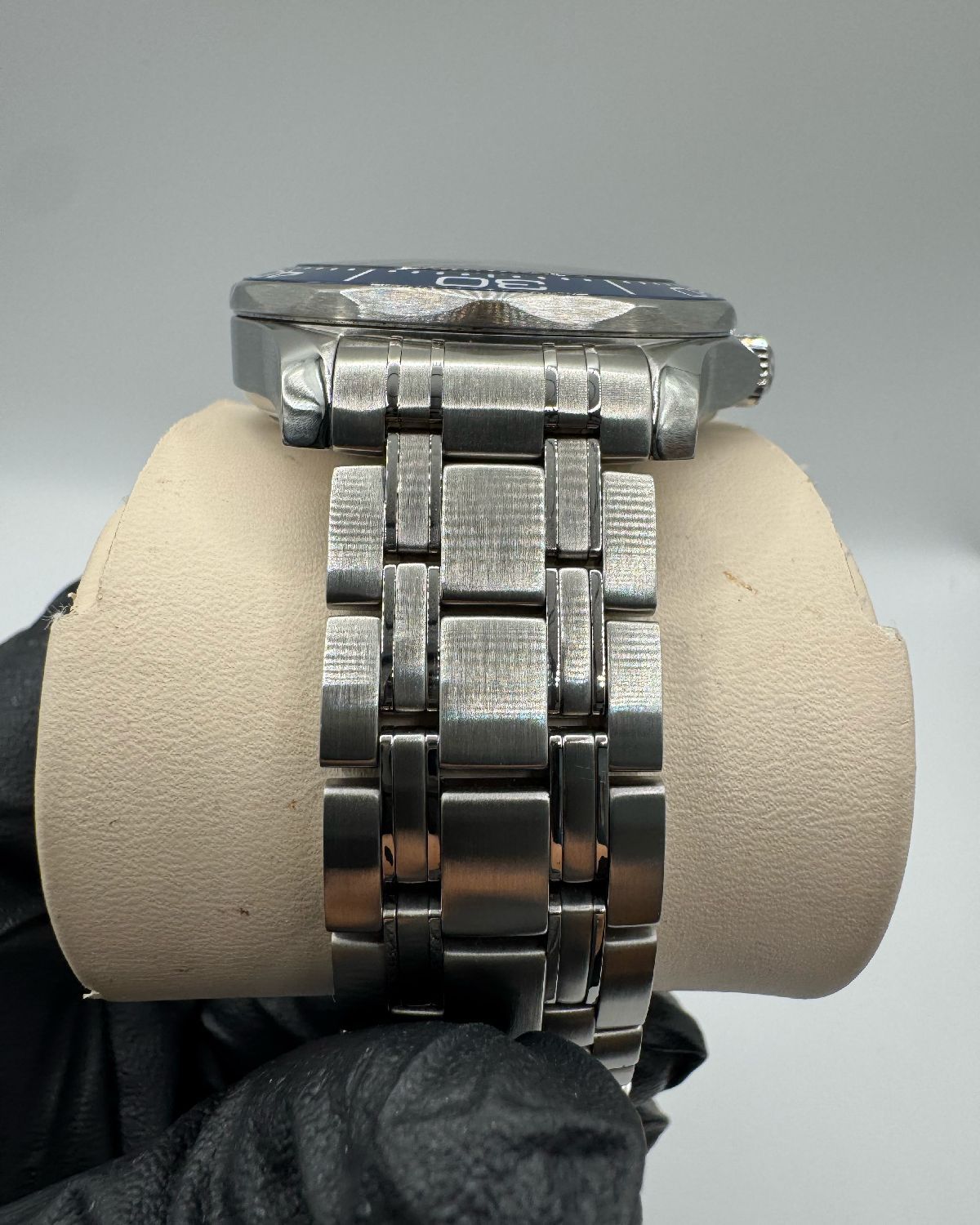 Omega 210.30.42.20.03.001