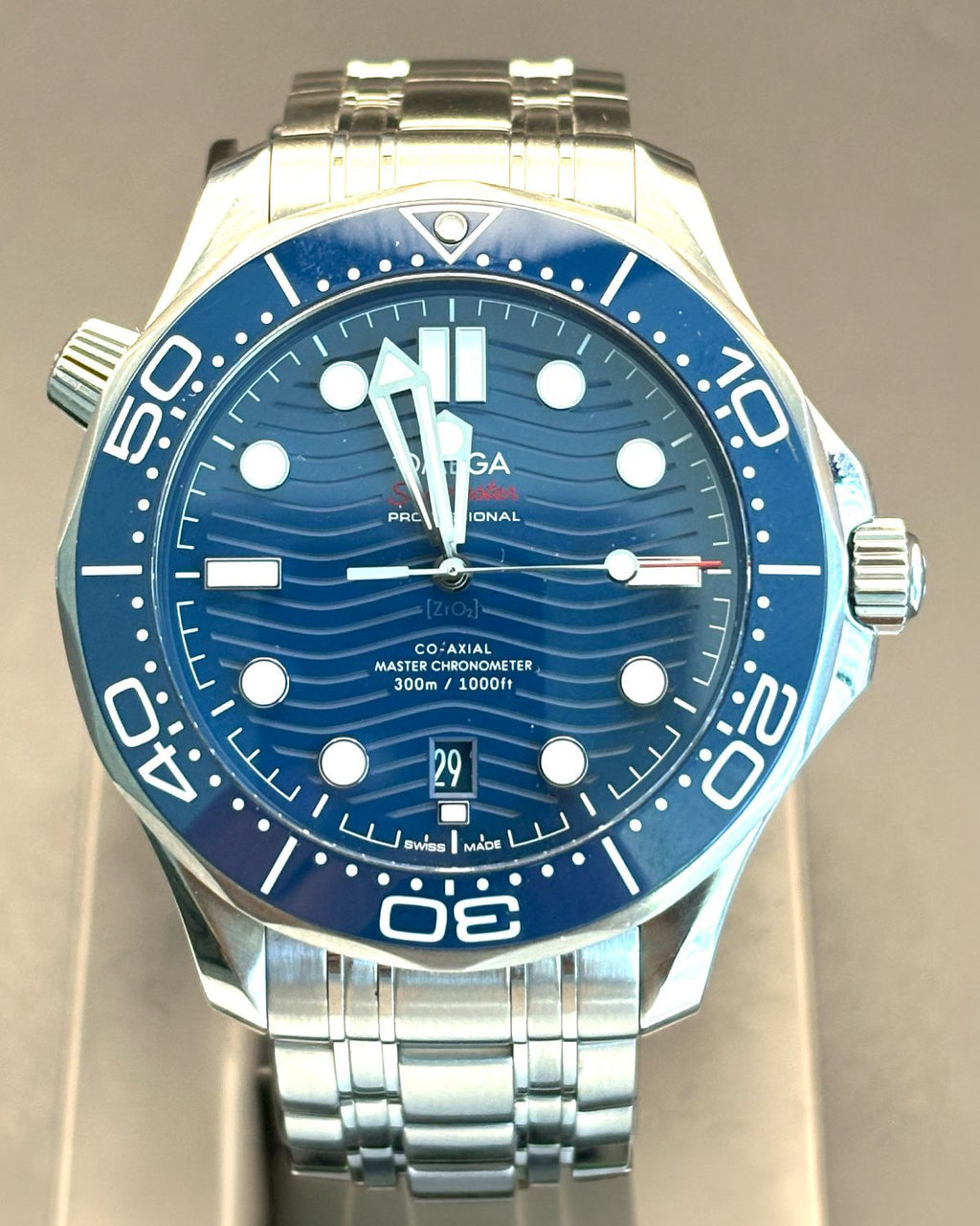 Omega 210.30.42.20.03.001