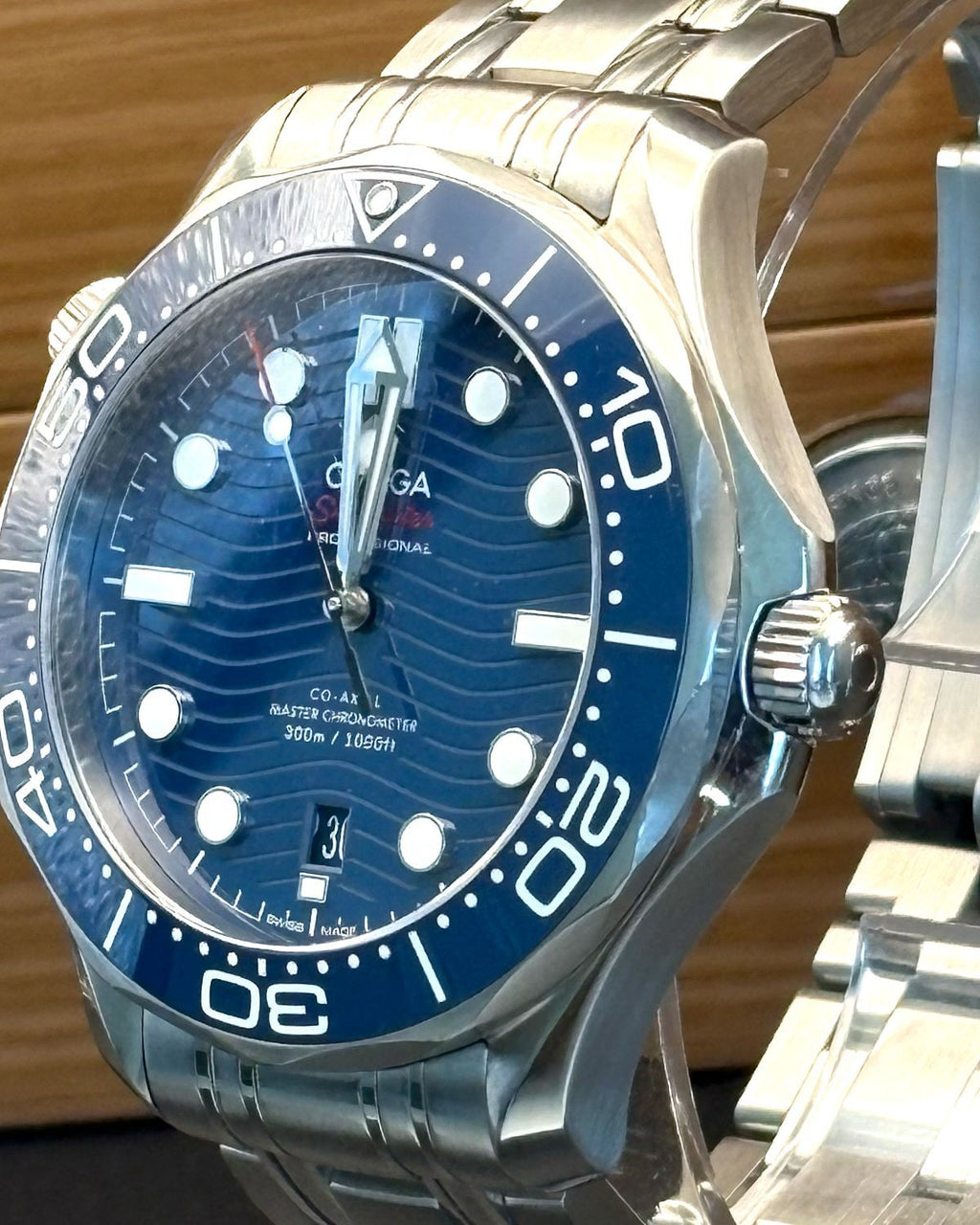 Omega 210.30.42.20.03.001