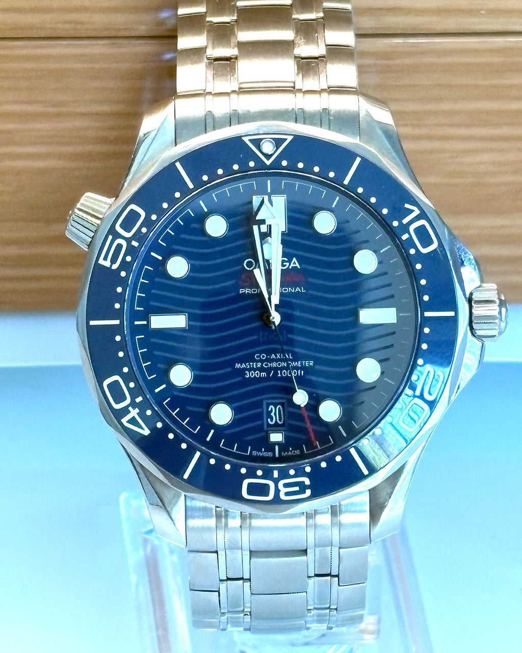 Omega 210.30.42.20.03.001