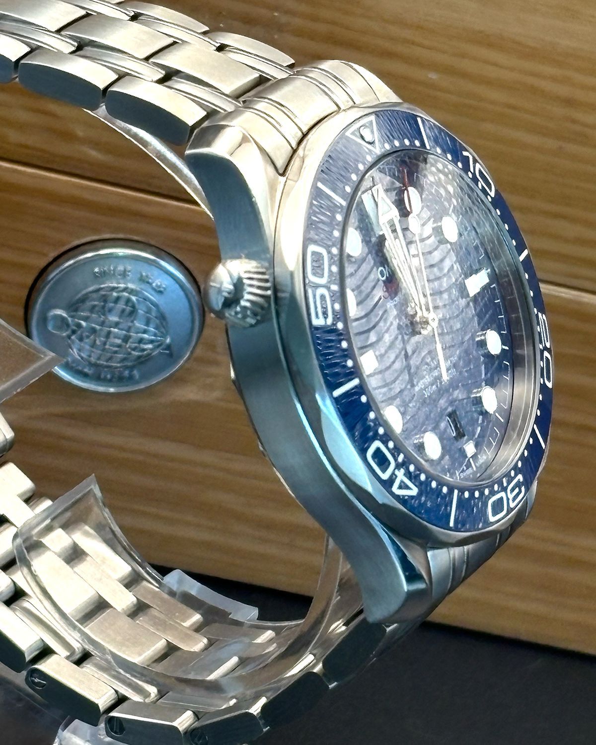 Omega 210.30.42.20.03.001