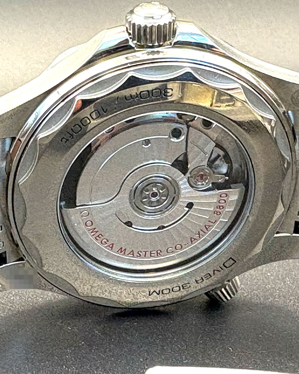 Omega 210.30.42.20.03.001