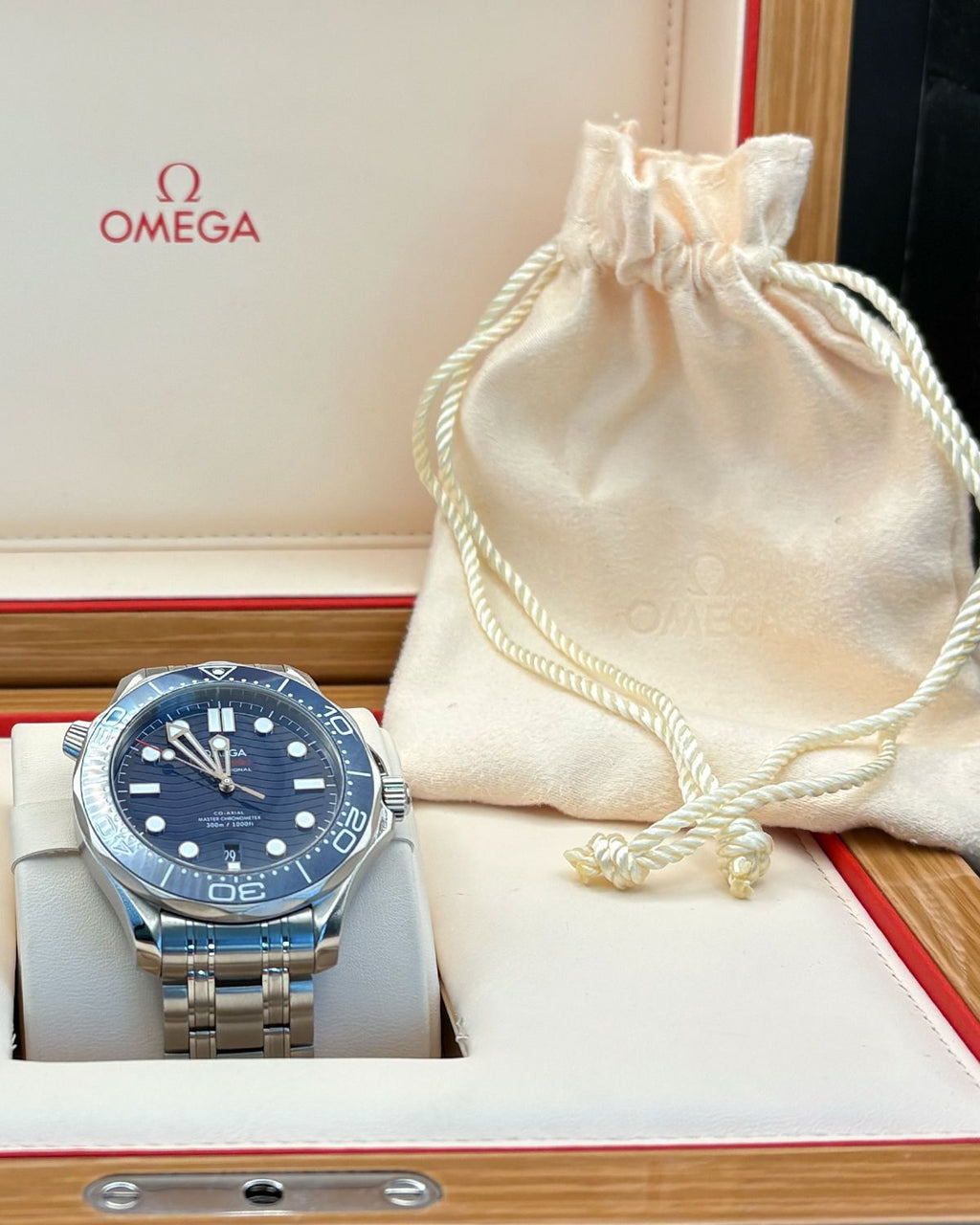 Omega 210.30.42.20.03.001