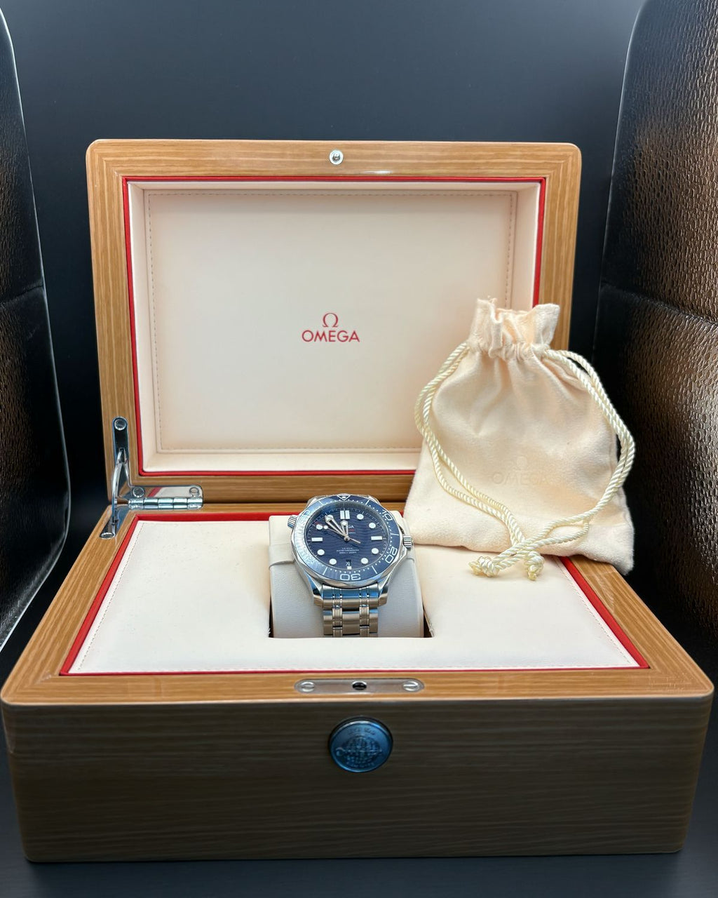 Omega 210.30.42.20.03.001
