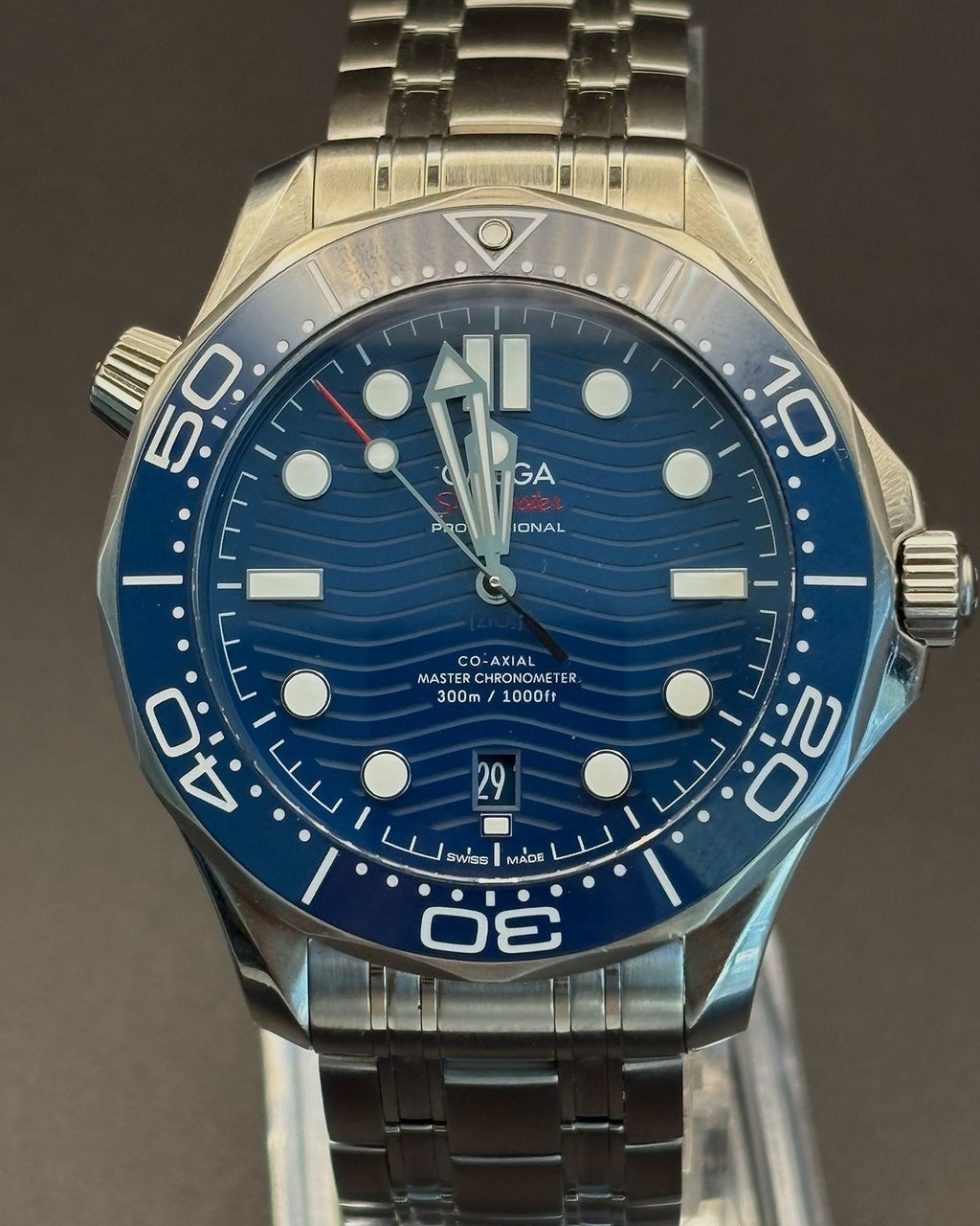Omega 210.30.42.20.03.001
